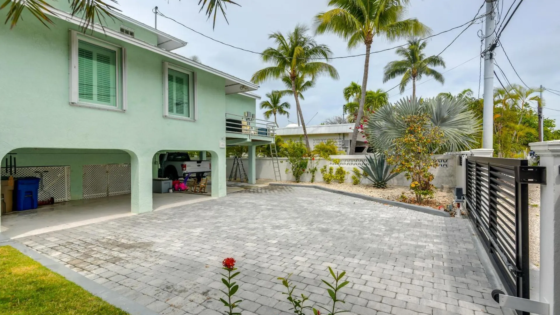 Dock And Balcony Serene Big Coppitt Key Escape Key West United States